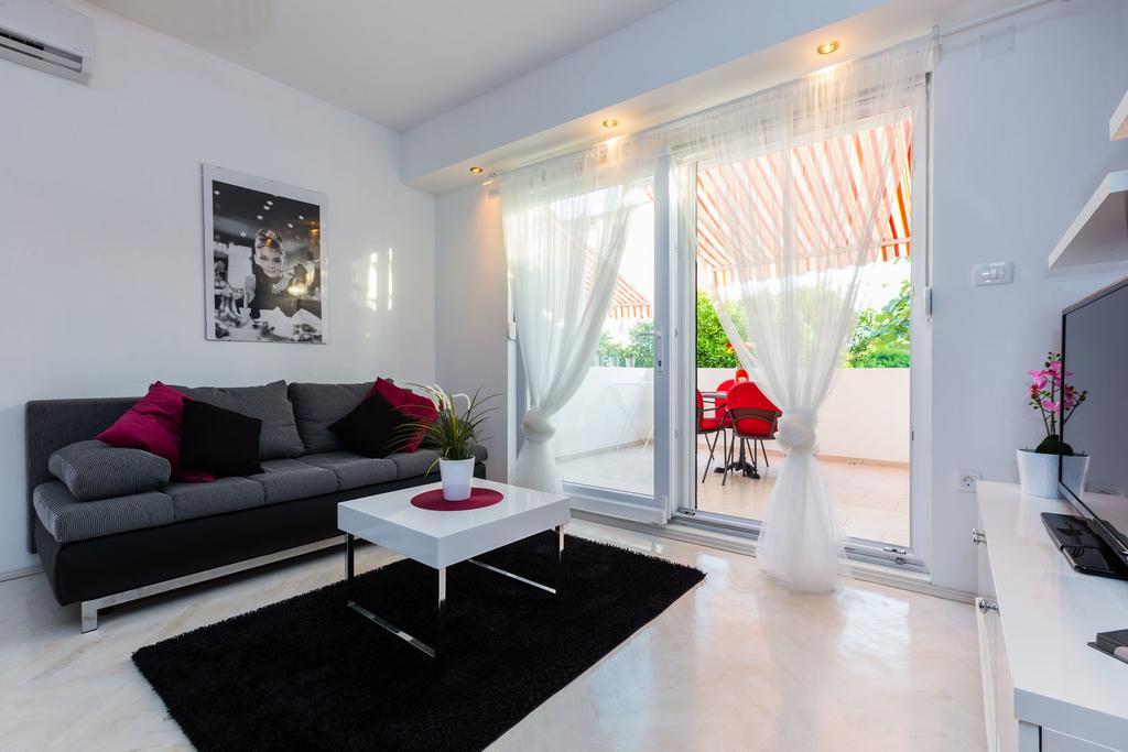 Apartments Elizabeth Biograd Na Moru Room photo