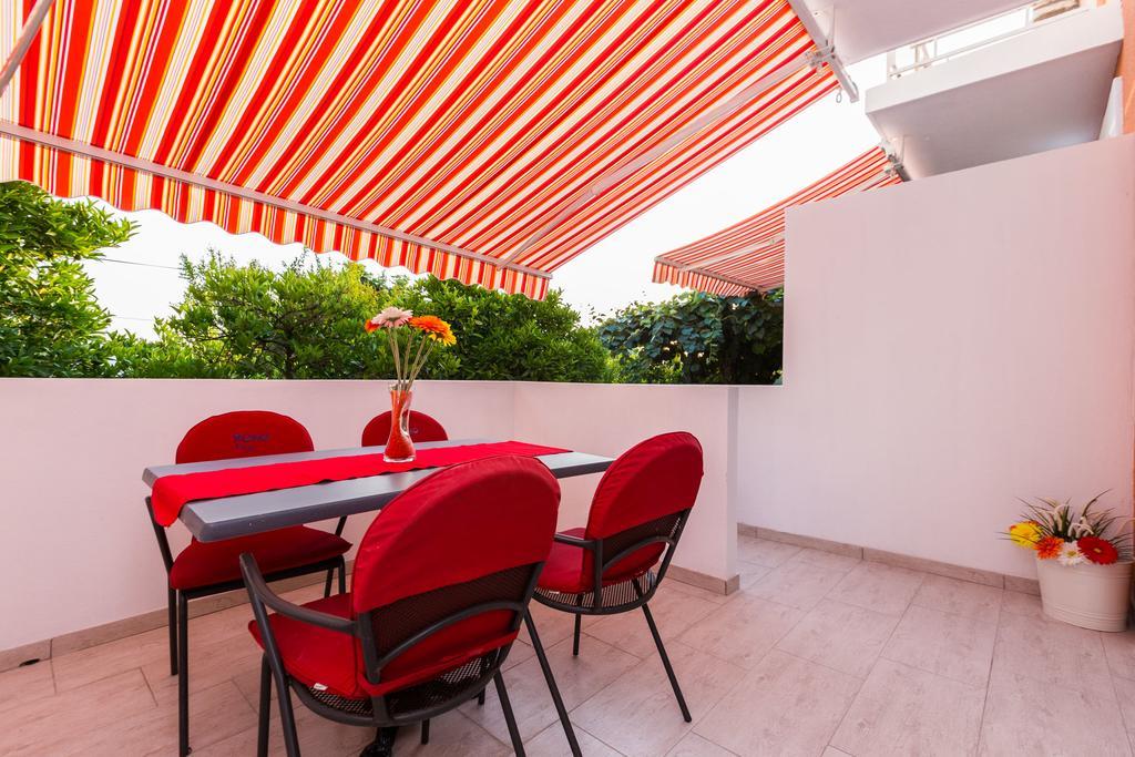 Apartments Elizabeth Biograd Na Moru Exterior photo