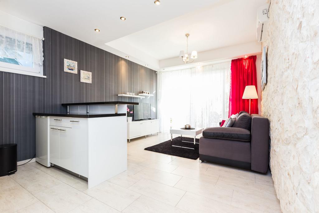 Apartments Elizabeth Biograd Na Moru Exterior photo