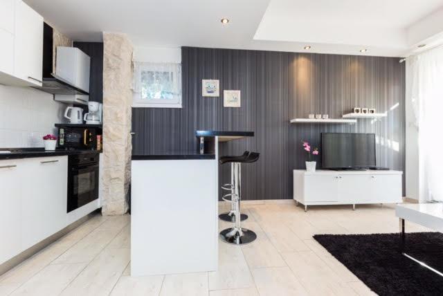Apartments Elizabeth Biograd Na Moru Exterior photo