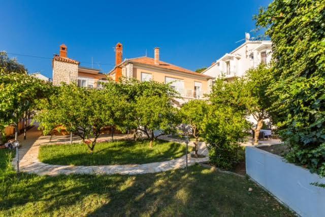 Apartments Elizabeth Biograd Na Moru Exterior photo
