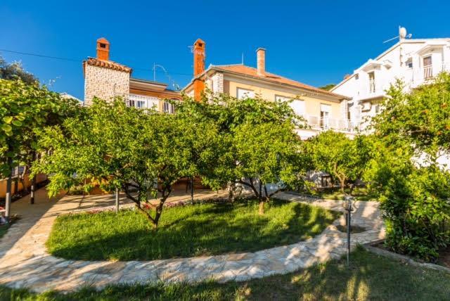 Apartments Elizabeth Biograd Na Moru Exterior photo